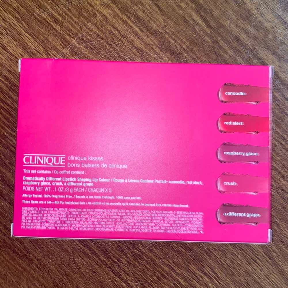 Clinique Kisses lipstick set